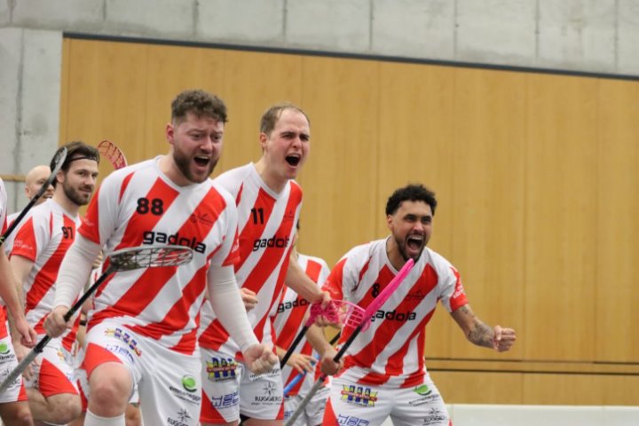 Mit starker Teamleistung zum Sieg im 6-Punkte-Spiel Mit starker Teamleistung zum Sieg im 6-Punkte-Spiel