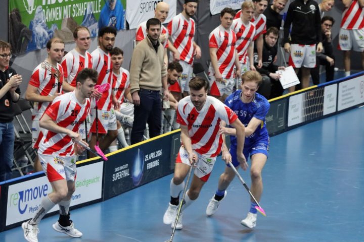 Pfanni gelingt mit einem überraschenden 4:2-Auswärtssieg der Playoff-Auftakt Pfanni gelingt mit einem überraschenden 4:2-Auswärtssieg der Playoff-Auftakt