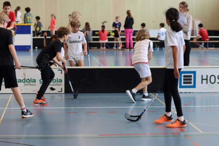20. Jubiläums-Mittelstufen-Schülerunihockeyturnier der Schule Egg 20. Jubiläums-Mittelstufen-Schülerunihockeyturnier der Schule Egg