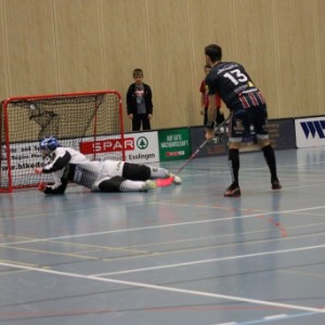 Herren 1: 13.Meisterschaftsrunde NLB: UHC Pfanni – Floorball Fribourg (4:5 n.V.)